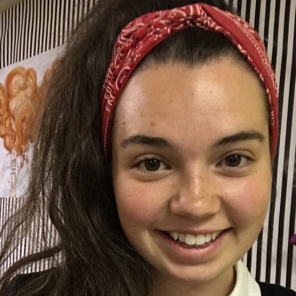 Meet your Posher, Isabella - Picture 3 of 3